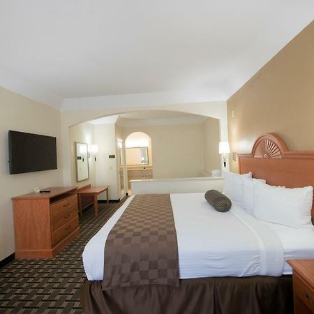 Motel 6 Tyler Bagian luar foto