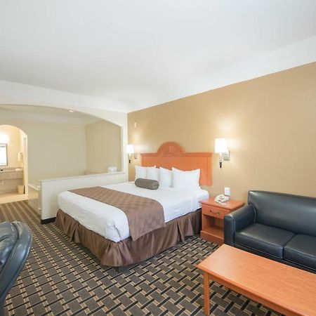 Motel 6 Tyler Bagian luar foto