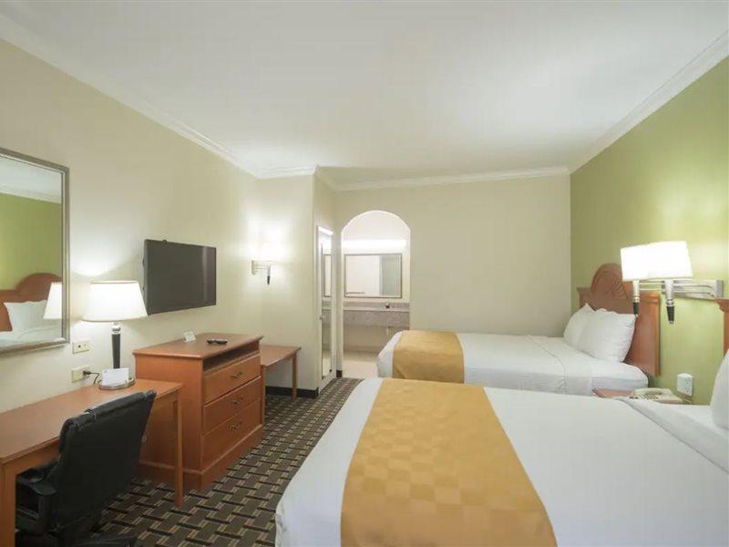 Motel 6 Tyler Bagian luar foto