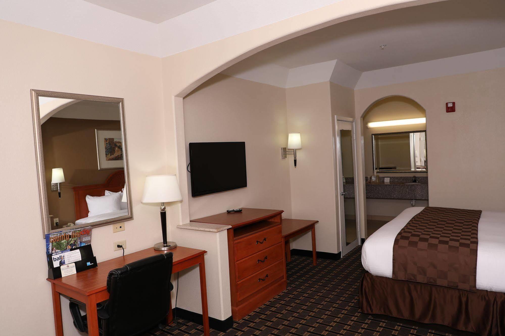 Motel 6 Tyler Bagian luar foto