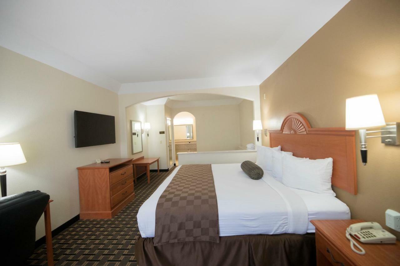Motel 6 Tyler Bagian luar foto